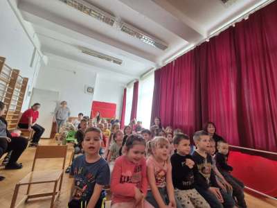 Gagarinut_202503_babszinhaz1