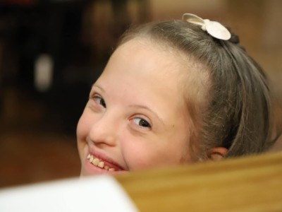 Karolyut_202505_Gyermekek_a_gyermekekert_koncert_03