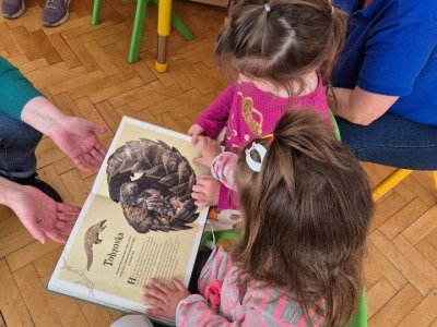 Gagarinut_202504_papirszinhaz3