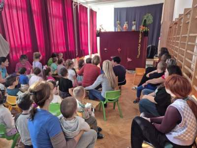 Gagarinut_202511_Babszinhaz2